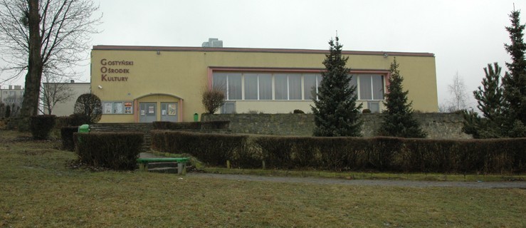 Nowy parking przed Hutnikiem - Zdjęcie główne