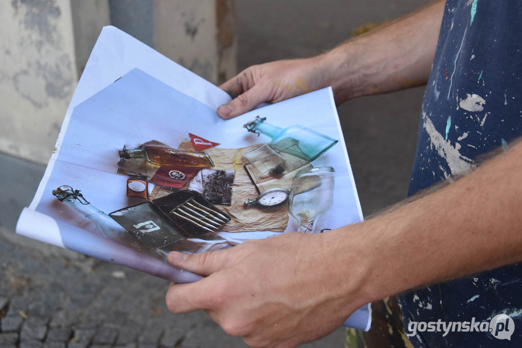 Gostyń. W Gostyniu artyści kilka dni temu zakończyli malowanie kolejnego muralu - tym razem na szczytowej ścianie SP nr 1 w Gostyniu