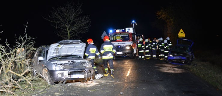 Czołowe zderzenie na łuku! Trwa akcja ratunkowa - Zdjęcie główne