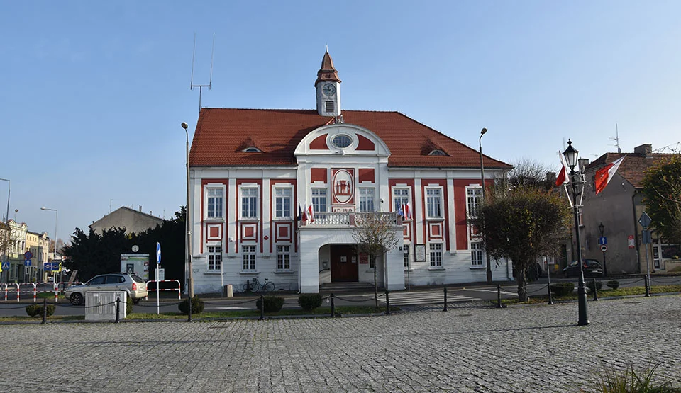 Pozamykane urzędy w powiecie gostyńskim.  Gdzie dzwonić w razie pilnej pomocy? - Zdjęcie główne