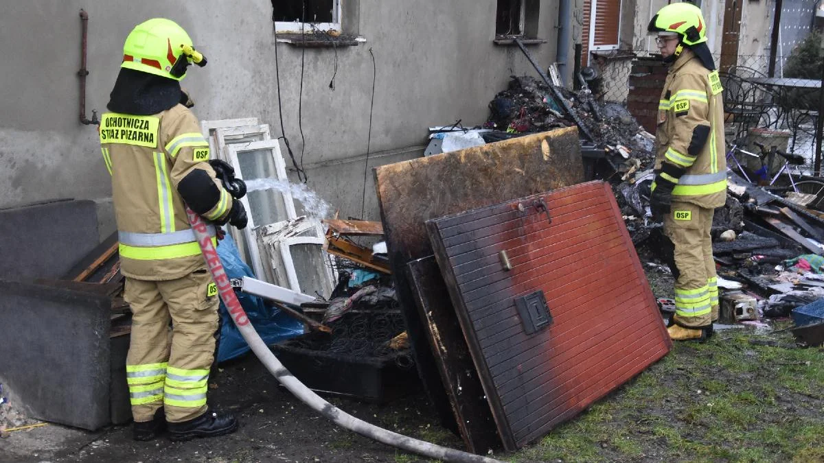 Ruszyła zbiórka dla pogorzelców z Szelejewa Drugiego. WIEMY, czego potrzebują ojciec z piątką dzieci - Zdjęcie główne