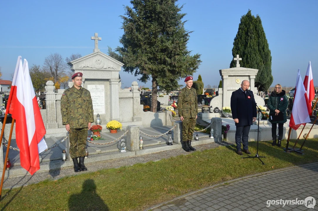 Krobia. Na zakończenie obchodów 103. rocznicy odzyskania przez Polskę niepodległości przed pomnikiem Powstańców Wielkopolskich padły bardzo znamienne słowo; że "najwyższe cele osiągaliśmy tylko wówczas, gdy jednoczyła nas wspólna sprawa"