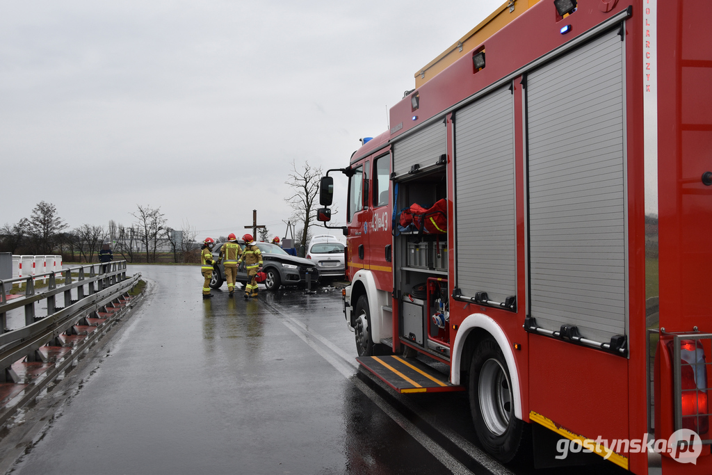 Sobotnia stłuczka dwóch samochodów na trasie Gostyń-Grabonóg