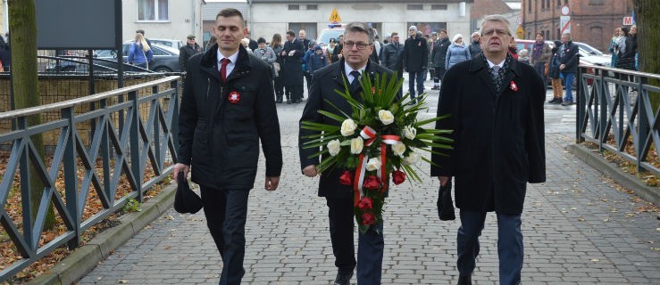 Pomodlili się za Ojczyznę i złożyli kwiaty - Zdjęcie główne