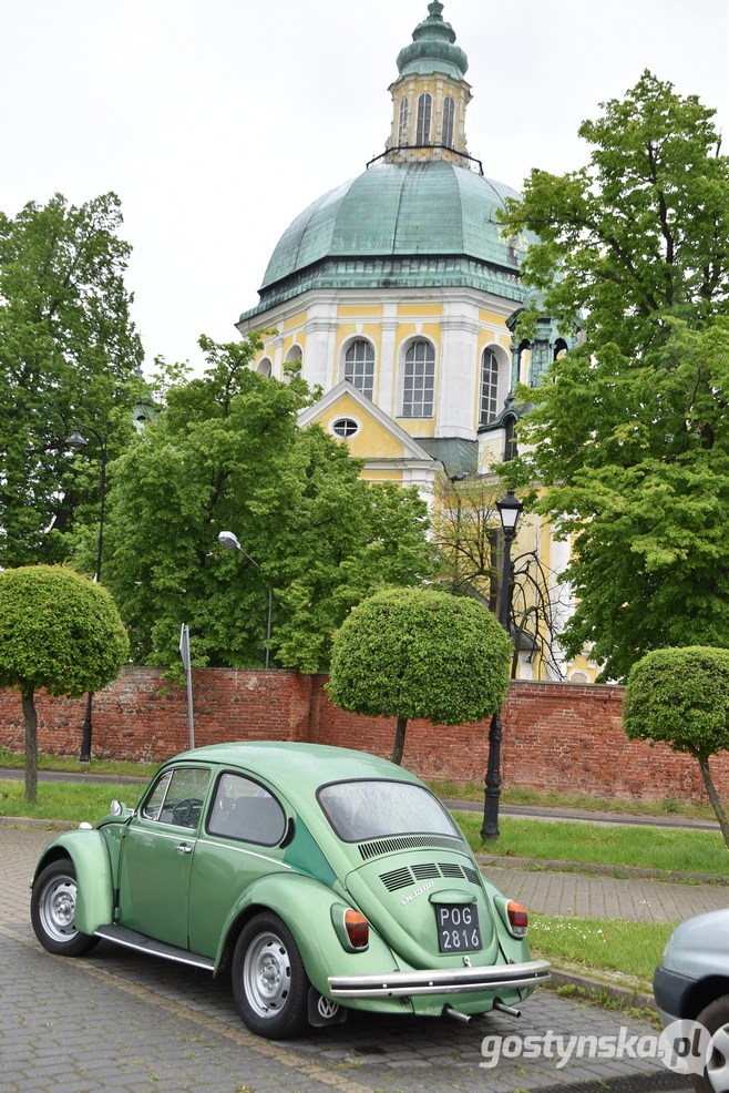 Gostyń. Zlot samochodów retro wzbudził zainteresowanie mieszkańców Gostynia