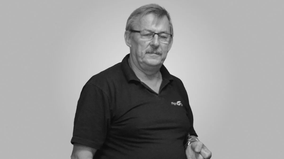 Ośrodek kultury żegna pracownika: „Szybuj wysoko wśród chmur!”. Od dziecka interesowało go to, co latało po niebie