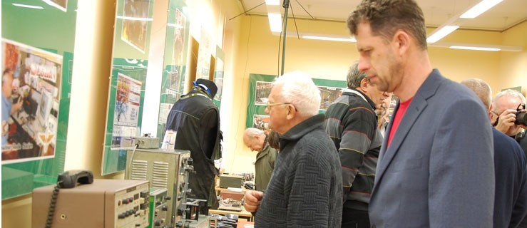 Zobacz wystawę sprzętu łączności - Zdjęcie główne