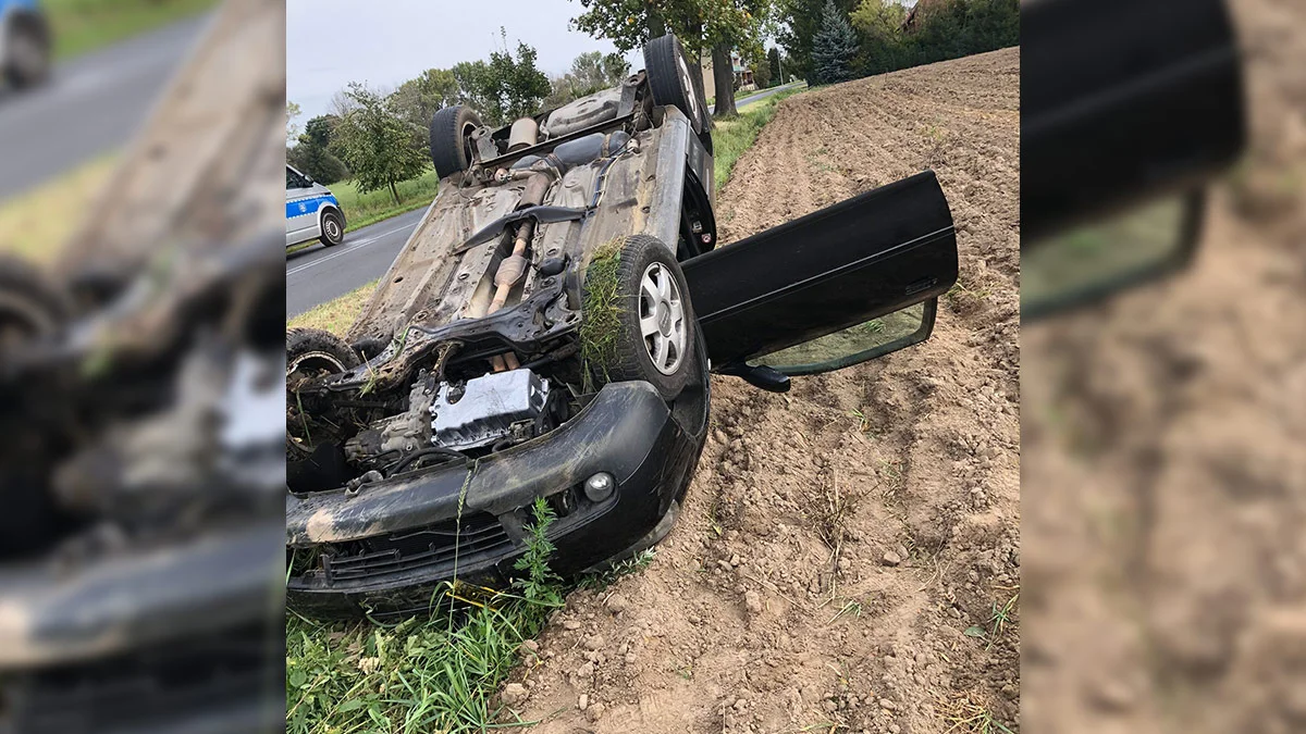 Dachował i porzucił samochód w rowie na trasie Gostyń - Poniec. Policja poszukuje kierowcy audi - Zdjęcie główne