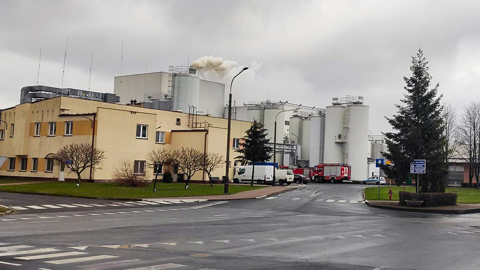 Pożar w gostyńskiej mleczarni. Ogień wybuchł w silosie - Zdjęcie główne