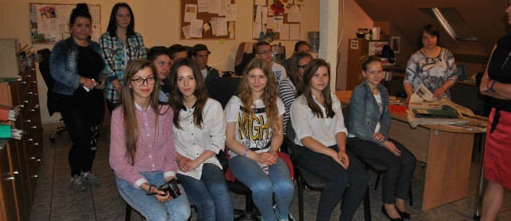 Młodzież z Pępowa w redakcji Życia Gostynia - Zdjęcie główne