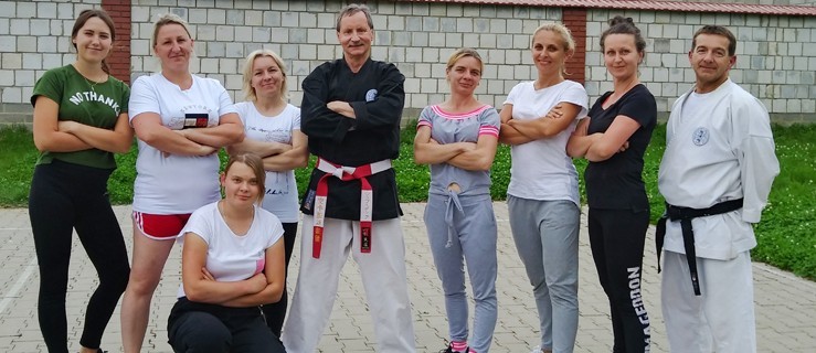 Nie uczą atakować, uczą unikać ataku. Coś dla kobiet od trenerów karate - Zdjęcie główne