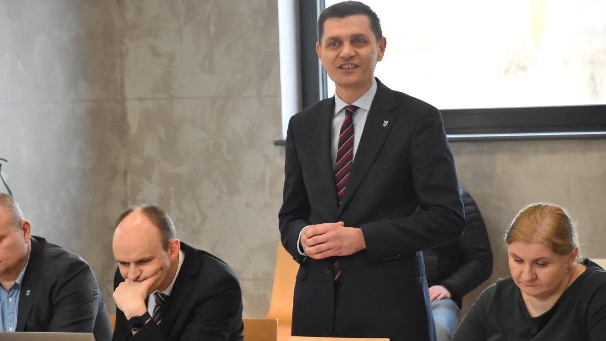 Wybory samorządowe 2024 w gminie Krobia. Łukasz Kubiak wygrał z dużą przewagą, w radzie miejskiej także status quo - Zdjęcie główne