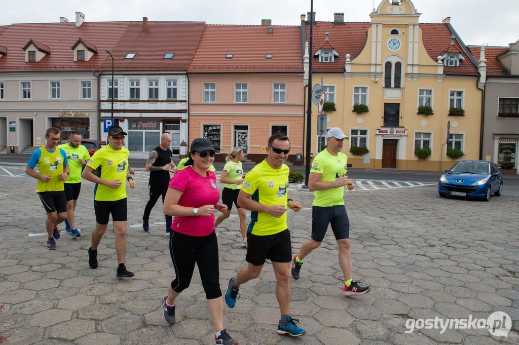 Koźmińscy biegacze dotarli na Święta Górę wczoraj popołudniu