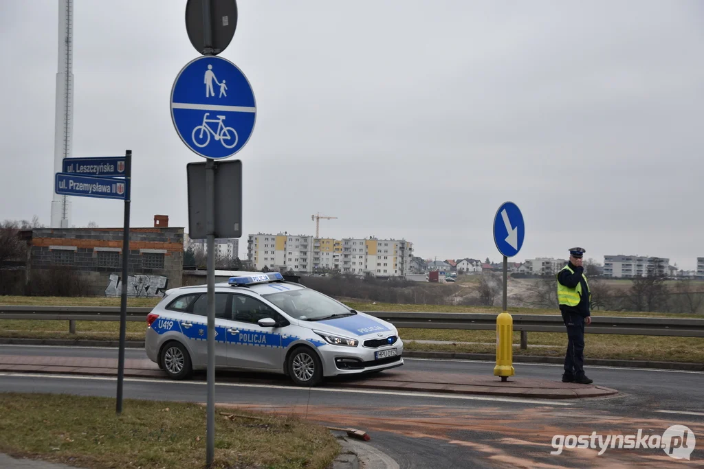 Gostyń. Stłuczka dwóch pojazdów na ul. Leszczyńskiej w Gostyniu (DK 12)