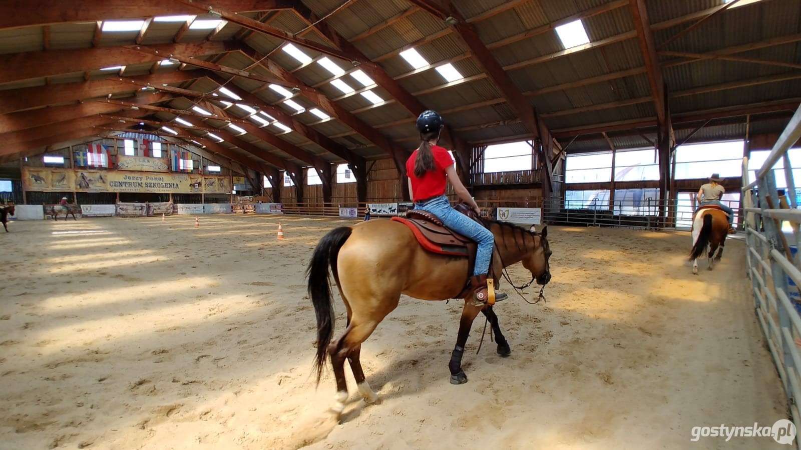 Międzynarodowe Mistrzostwa Polski Western i Rodeo w Karpaczu odbywają się na terenie rancza i miasteczka o wdzięcznej nazwie Western City