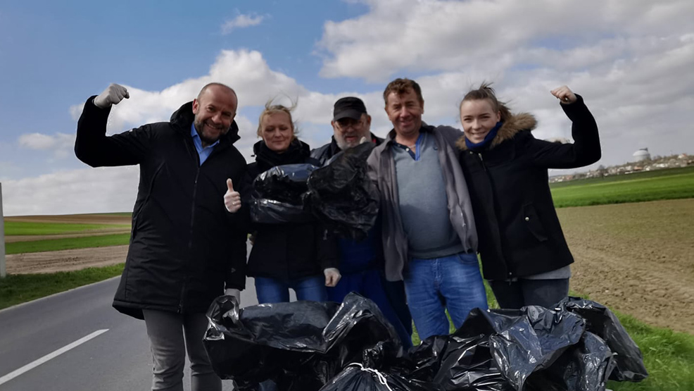 Dzień Ziemi. Coroczna akcja sprzątania w powiecie gostyńskim - Zdjęcie główne