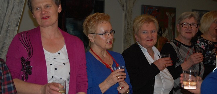 Dzień Kobiet z jabłkiem... między nogami - Zdjęcie główne