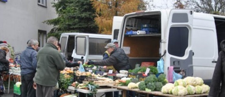 Gostyń. Niedziela palmowa na targowisku - Zdjęcie główne