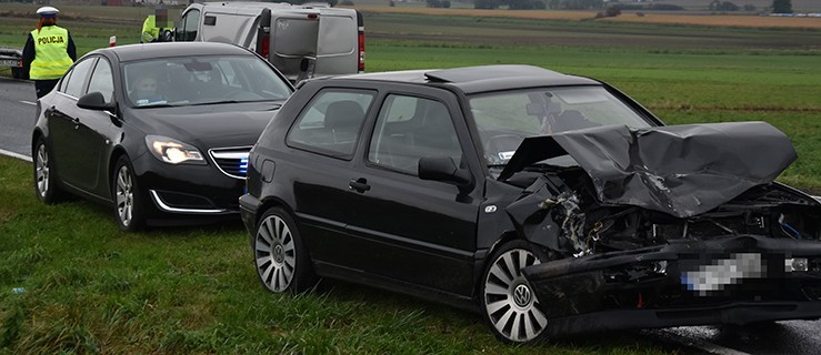 Kolizja. Rozpędzony kierowca nie zauważył, że auto przed nim jedzie tak wolno - Zdjęcie główne