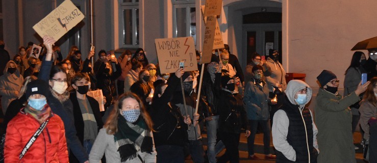 Kobiety protestowały, wołając: Myślę, czuję, decyduję! - Zdjęcie główne