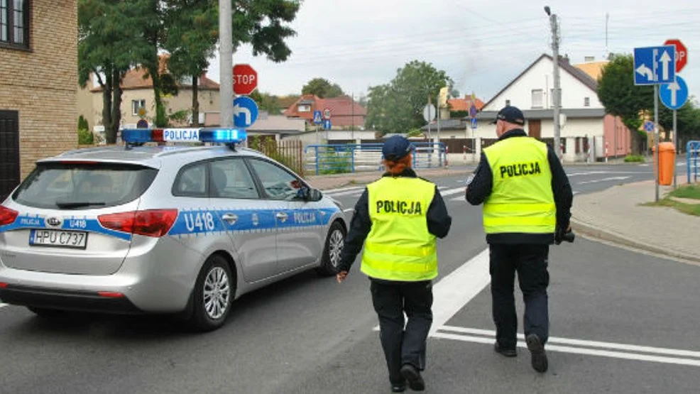 Zderzenie dwóch samochodów osobowych na skrzyżowaniu ulic Mostowa i Polna w Gostyniu. Sprawca dostał wysoki mandat - Zdjęcie główne