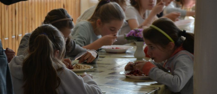 Obiady w szkole będzie wydawać prywatna firma? - Zdjęcie główne