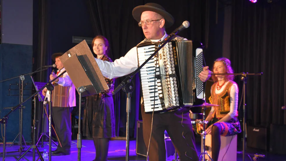 II Gostyńskie Muzykowania w GOK Hutnik to festiwal muzyki wszelakiej, który łączy pokolenia   - Zdjęcie główne