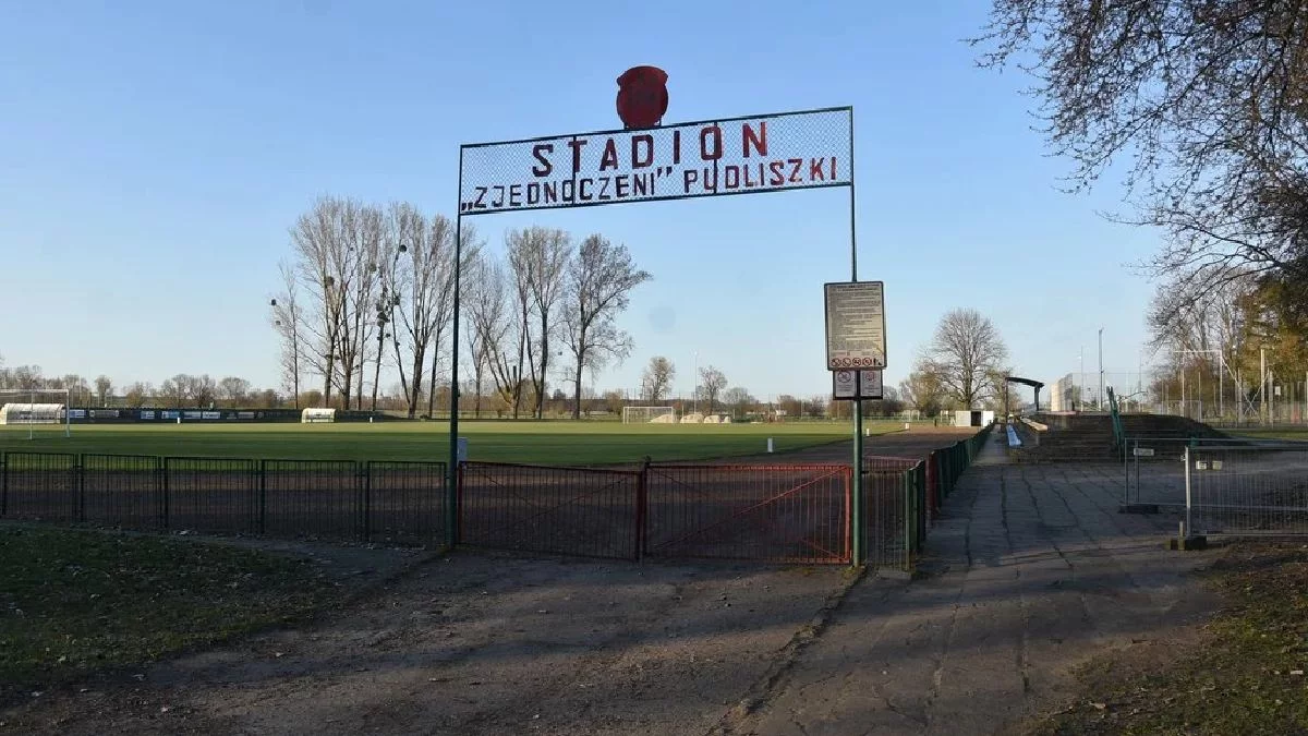 Był karany kilkadziesiąt razy. Tym razem ukradł kawałek piłkarskiego... stadionu