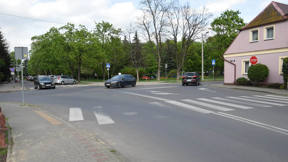 Gmina Gostyń inwestuje w oświetlenie. Lampy pojawią się nie tylko przy długim przejściu dla pieszych w centrum - Zdjęcie główne