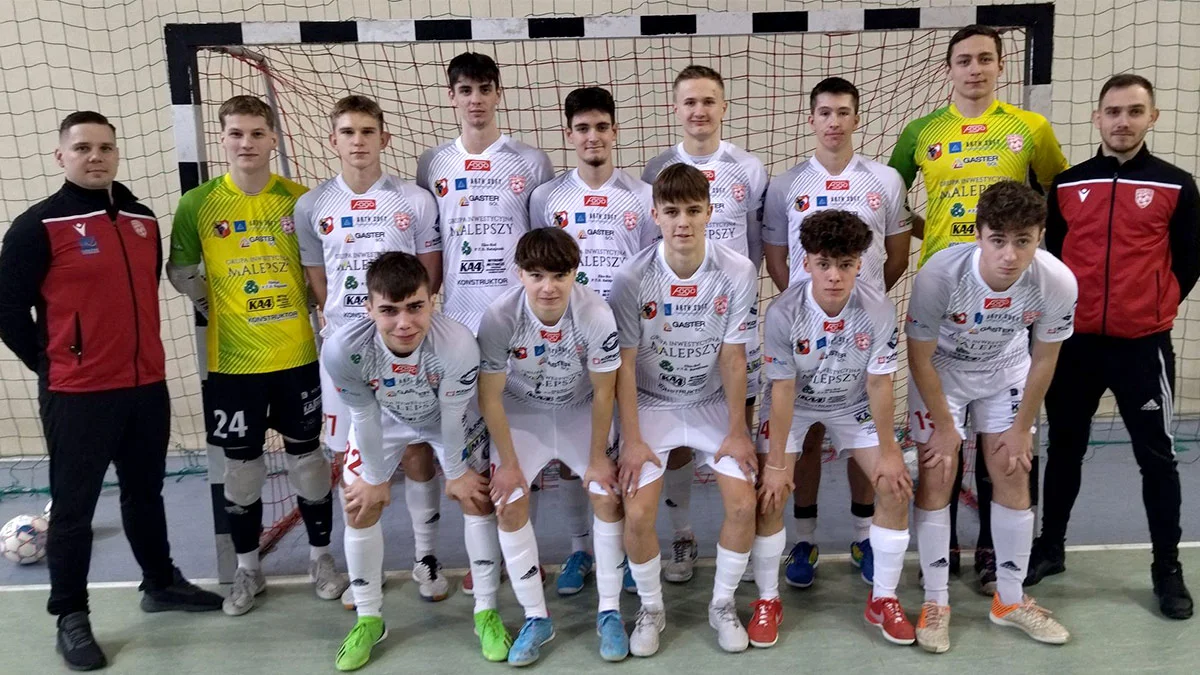 Reprezentanci powiatu gostyńskiego w finale Młodzieżowych Mistrzostw Polski U-19 w futsalu - Zdjęcie główne