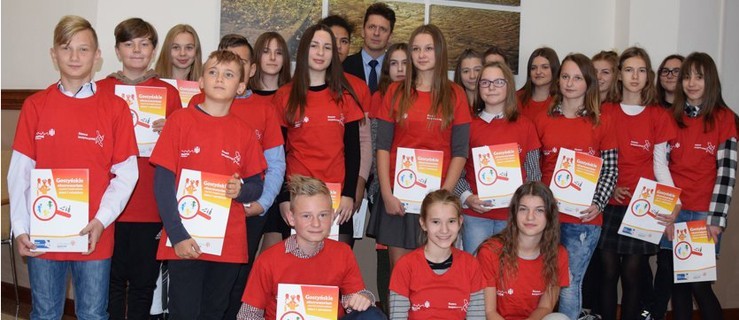 Jak żyć bez nałogów i przeciwdziałać przemocy? Pokażą wolontariusze  - Zdjęcie główne