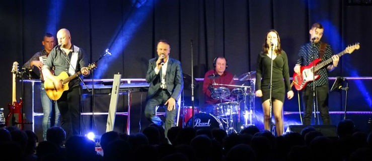 Artysta był zaskoczony, że przybyło tylu jego fanów  - Zdjęcie główne