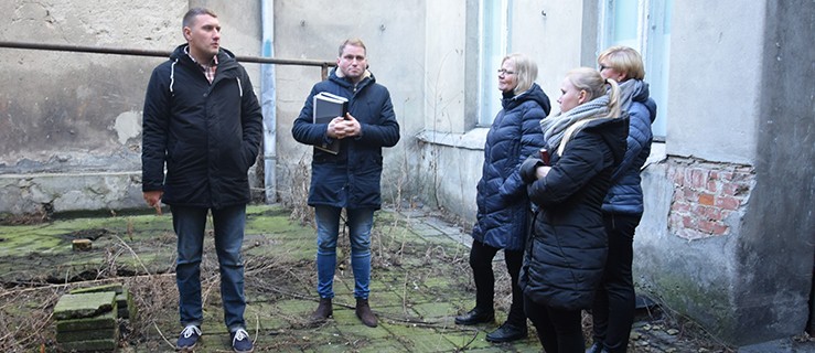 Wizja lokalna w kamienicy - Zdjęcie główne