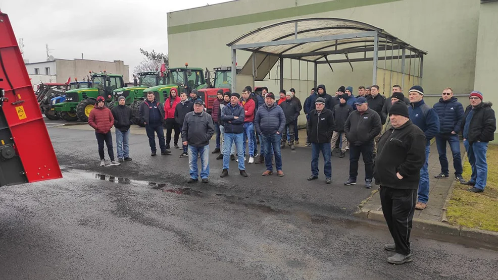 WAŻNE! W powiecie gostyńskim rozpoczął się protest rolników. Będą utrudnienia w ruchu [FILM] - Zdjęcie główne