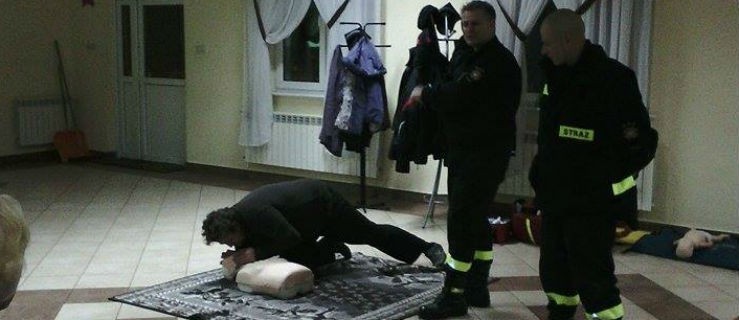 Strażacy uczyli pierwszej pomocy - Zdjęcie główne