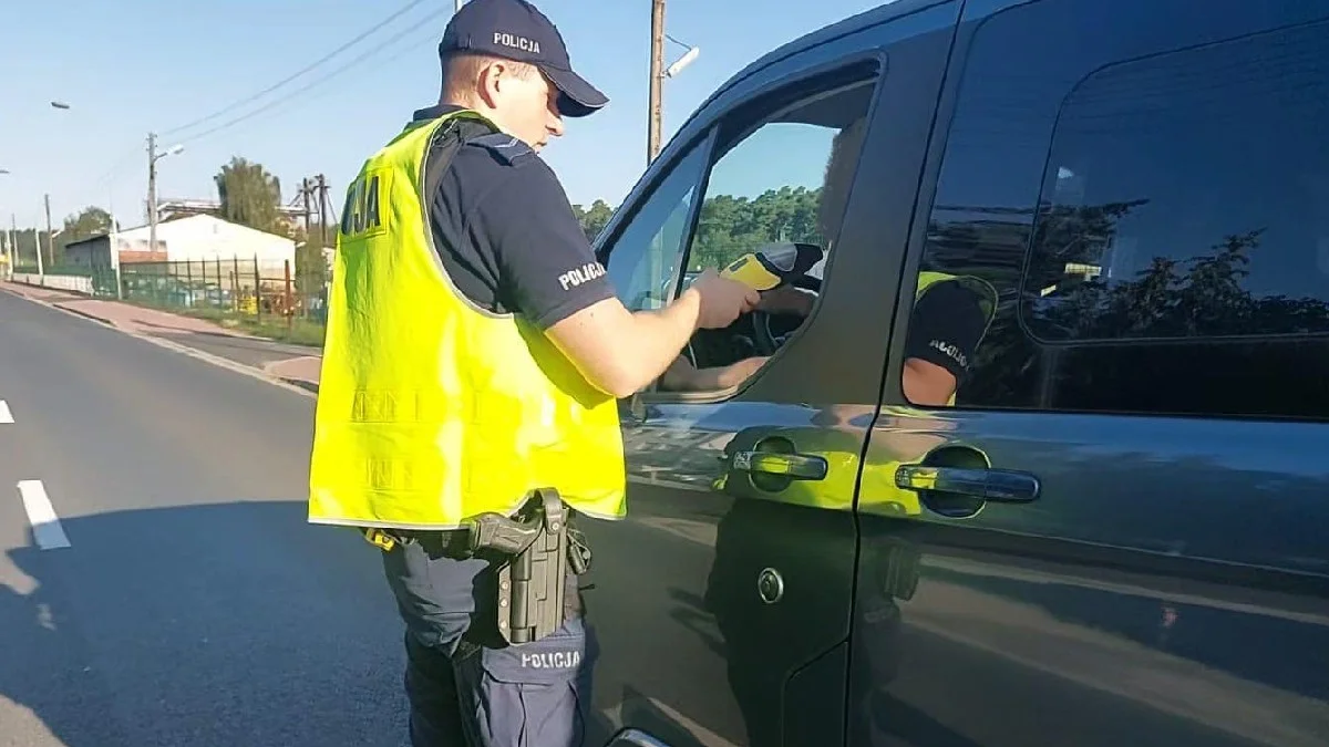 Gostyńscy policjanci złapali w Krobi kompletnie pijanego kierowcę VW - Zdjęcie główne