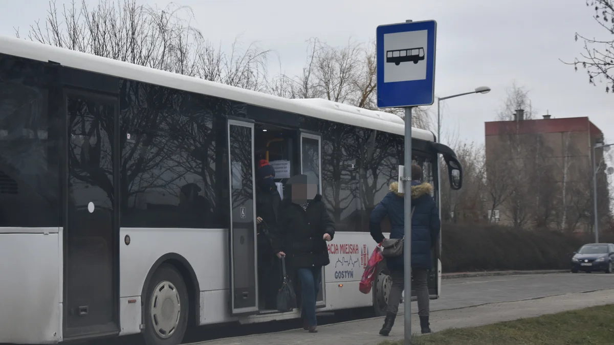 Gostyń. Zmiany w komunikacji miejskiej i podmiejskiej w 2024 r. Czy do "autobusów" dołożą się zakłady pracy? - Zdjęcie główne