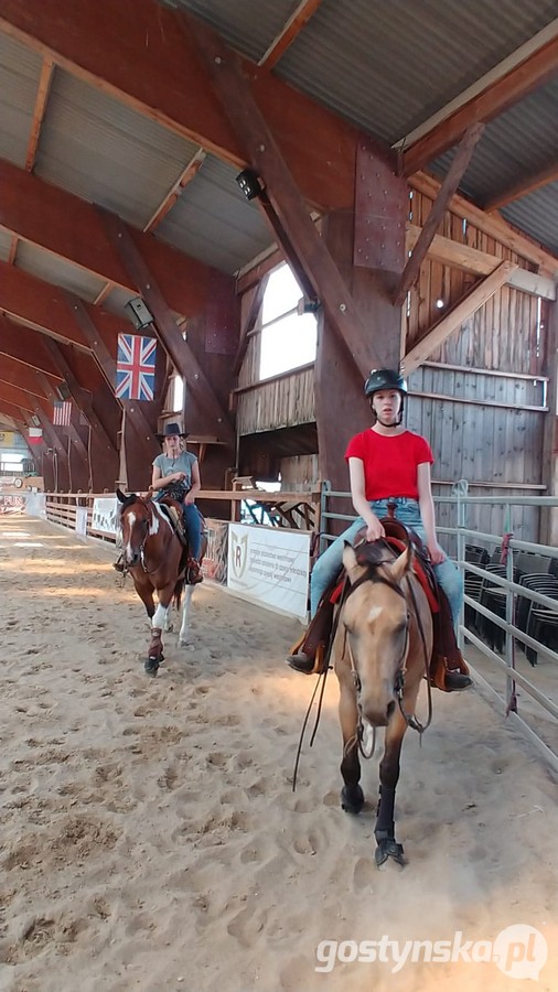 Międzynarodowe Mistrzostwa Polski Western i Rodeo w Karpaczu odbywają się na terenie rancza i miasteczka o wdzięcznej nazwie Western City