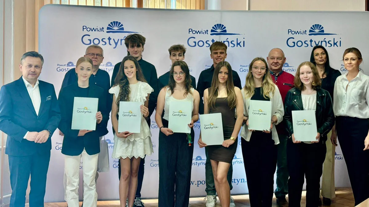 Młodzież z ZSOiZ w Krobi z finansową nagrodą za proekologiczną działalność - Zdjęcie główne