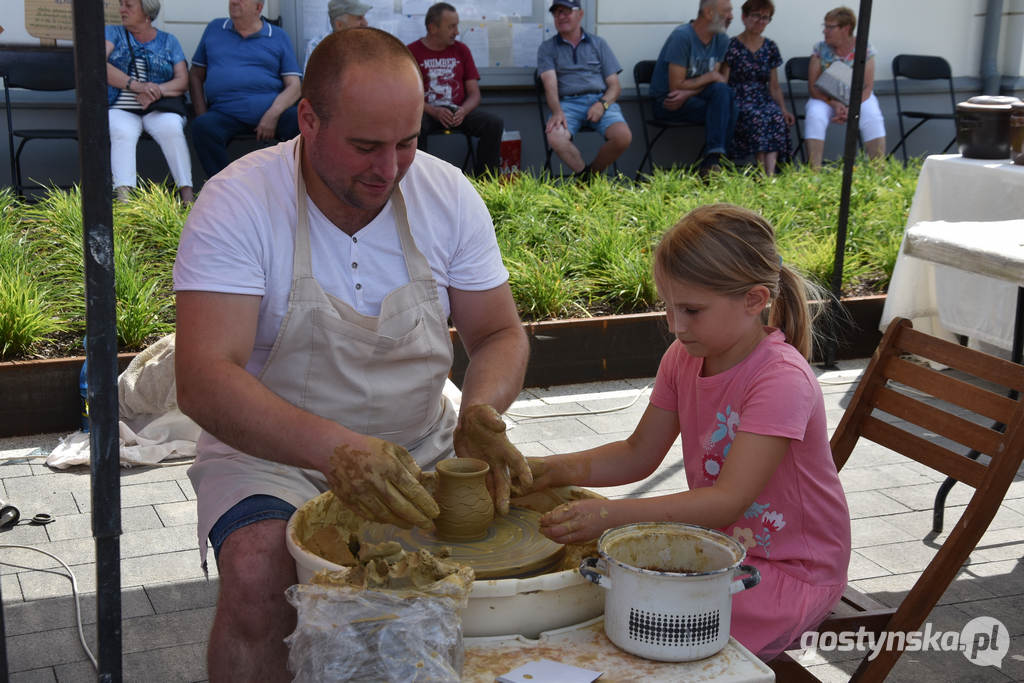 Borek Wlkp. 16. Prezentacje Zespołów Ludowych Wielkopolski i biesiada na boreckim rynku