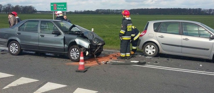 Zderzenie dwóch "renówek". Było wymuszenie  - Zdjęcie główne