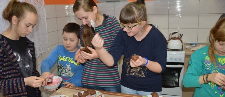 Były pierniki, a Gość przyjechał bryczką  - Zdjęcie główne