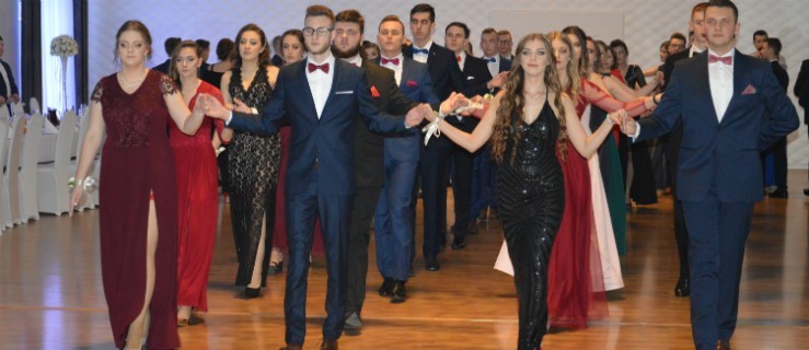Studniówka ZSZ Gostyń. Ten wyjątkowy bal już się nie powtórzy - Zdjęcie główne