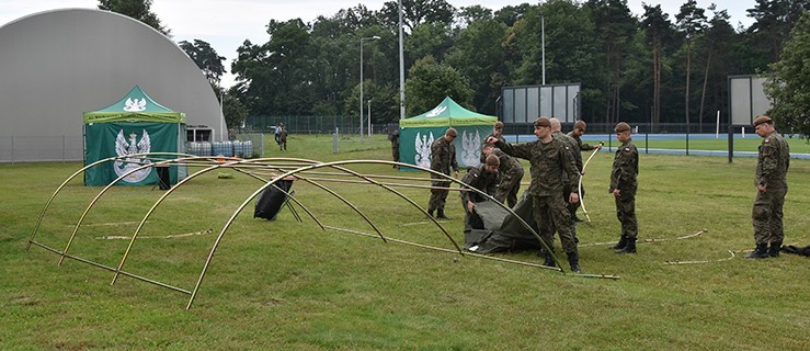 Żołnierze rozkładają namioty. Rusza mobilny punkt badań dla mieszkańców - Zdjęcie główne