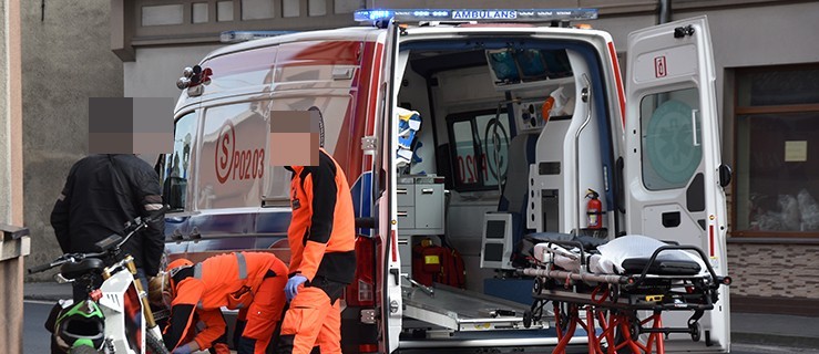 Karetki poddane dezynfekcji, pracownicy szpitala w kwarantannie - Zdjęcie główne