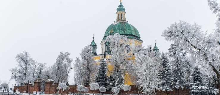 Święta Góra w zimowej scenerii  - Zdjęcie główne