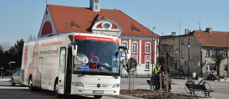 Bronkobus na gostyńskim rynku - Zdjęcie główne