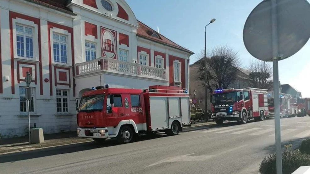 Pożar w ratuszu? Cztery zastępy ruszyły na sygnale... - Zdjęcie główne