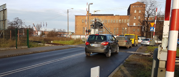 Przejazd wyremontowany. Płyty wygłuszone - Zdjęcie główne