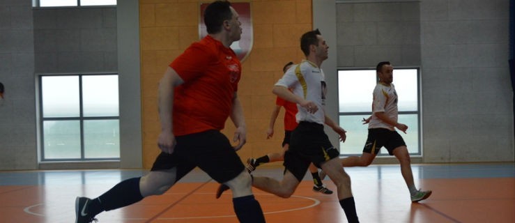 Samorządowcy po raz czwarty poganiają za futbolówką - Zdjęcie główne